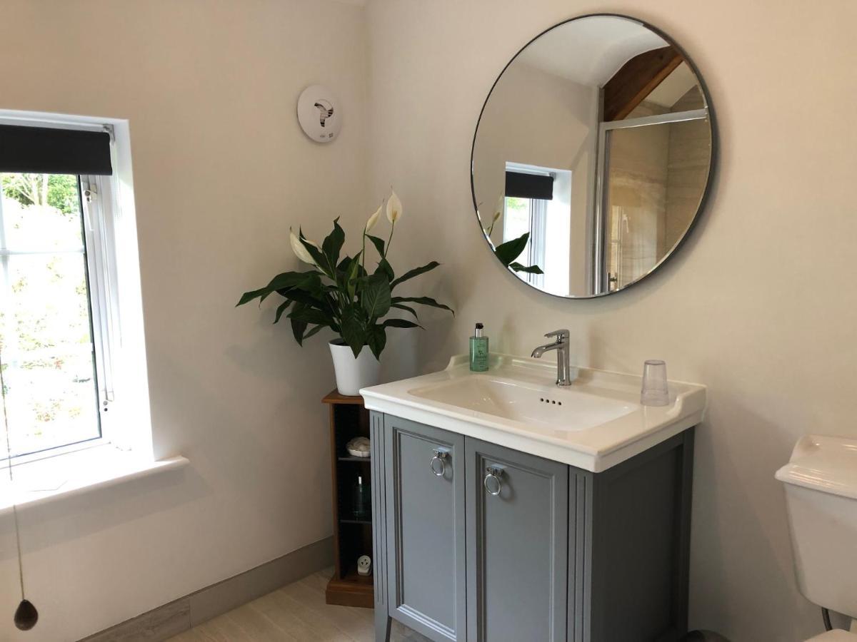 Whiteways Farmhouse Buckland Newton Extérieur photo